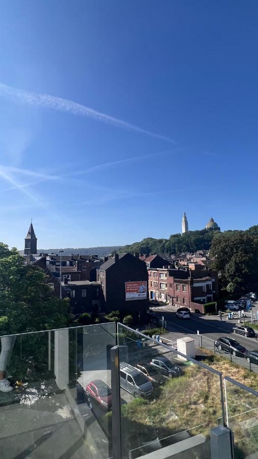 Paradis Express Neuf Face Aux Guillemins Liege Bagian luar foto